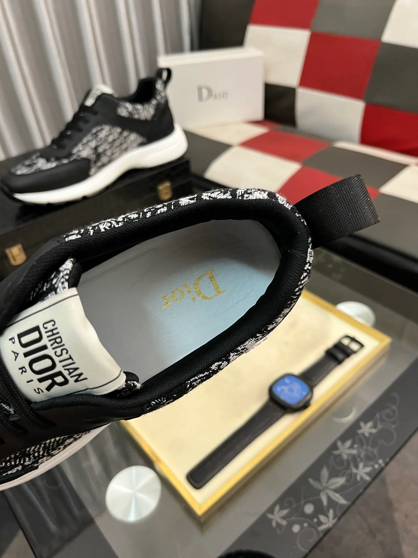 Men's shoes 💰440⌚️⌚️[Dior] The toe box is designed to be a bit wider. The upper foot comfort is perfect. The thread is beautiful. It fits the pants perfectly and is versatile. Decorated with various classic details. It is an ideal choice for daily styling. It can be matched with various casual items to create exquisite looks. Fabric: First-layer cowhide/lining sheepskin TPU original outsole Size: 38-443️⃣Colors available